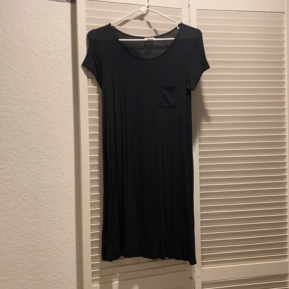 black pocket dress